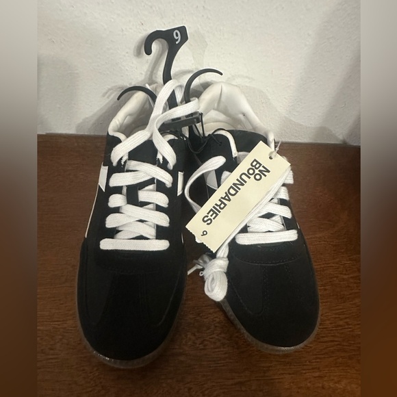 No boundaries black and white memory foam sneakers women’s tennis shoes 9 - Picture 2 of 9